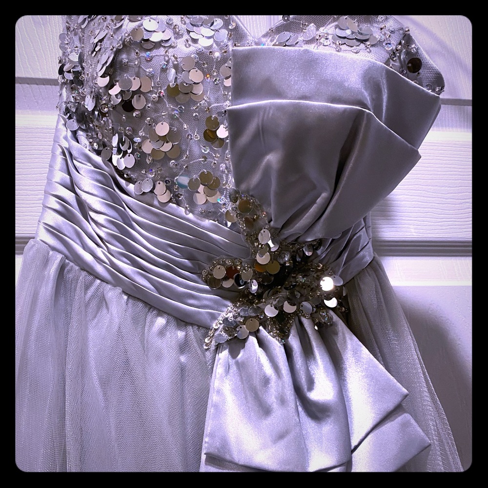 Strapless dress with sequence